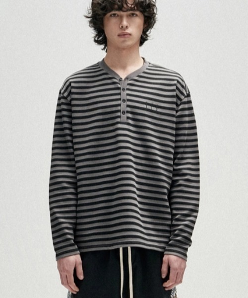 NOT4NERD(ノットフォーナード)の「NOT4NERD/ノットフォーナード/Broken Wings Henley Neck Long Sleeve(Tシャツ/カットソー・メンズ・レッド/ブラック・M/XL/L)」の2枚目の写真