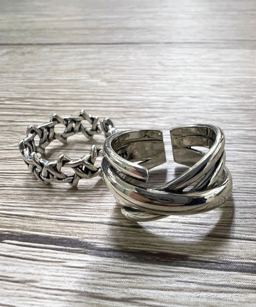 DiamondHearts(ダイヤモンドハーツ)の「【2点セット】燻しヴィンテージ風 モードチェーン×クロスラインデザイン シルバーリング(リング・レディース・シルバー・FREE)」の6枚目の写真