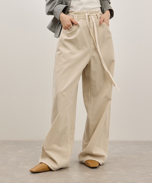 ADAM ET ROPE'（アダムエロペ）の「【定番】・【一部WEB限定カラー】ガーメントダイコーデュロイパンツ（その他パンツ・レディース・サックスブルー/ブルー系その他4/キナリ/ライトグリーン/ブラック/ダークブラウン・38/36/34）」の22枚目の写真