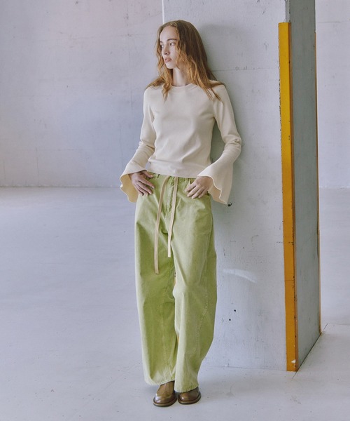 ADAM ET ROPE'（アダムエロペ）の「【定番】・【一部WEB限定カラー】ガーメントダイコーデュロイパンツ（その他パンツ・レディース・サックスブルー/ブルー系その他4/キナリ/ライトグリーン/ブラック/ダークブラウン・38/36/34）」の17枚目の写真