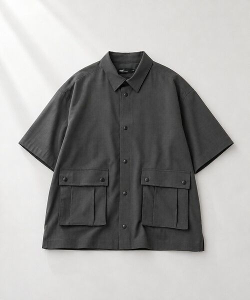 CRAFT STANDARD BOUTIQUE(クラフトスタンダードブティック)の「機能素材ダブルポケット半袖シャツ(シャツ/ブラウス・メンズ・ブラック/チャコールグレー・L/M)」の7枚目の写真