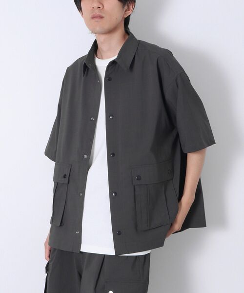 CRAFT STANDARD BOUTIQUE(クラフトスタンダードブティック)の「機能素材ダブルポケット半袖シャツ(シャツ/ブラウス・メンズ・ブラック/チャコールグレー・L/M)」の8枚目の写真