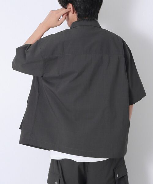 CRAFT STANDARD BOUTIQUE(クラフトスタンダードブティック)の「機能素材ダブルポケット半袖シャツ(シャツ/ブラウス・メンズ・ブラック/チャコールグレー・L/M)」の5枚目の写真