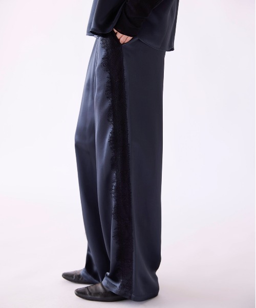 Marilyn Moon(マリリンムーン)の「eyelash lace satin drawstring pants(その他パンツ・レディース・オフホワイト/スミクロ・FREE)」の1枚目の写真