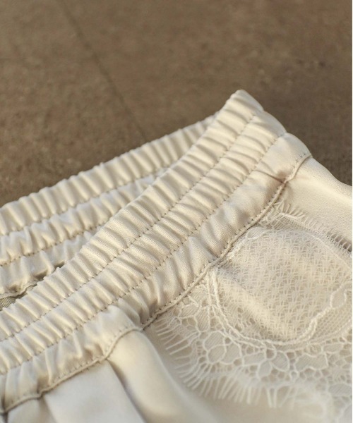 Marilyn Moon(マリリンムーン)の「eyelash lace satin drawstring pants(その他パンツ・レディース・オフホワイト/スミクロ・FREE)」の20枚目の写真