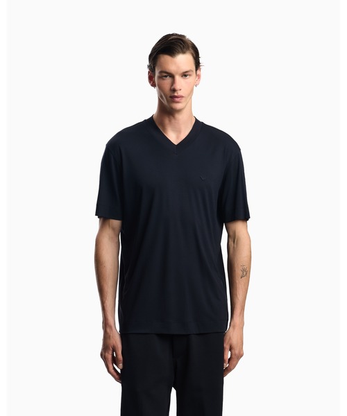EMPORIO ARMANI(エンポリオアルマーニ)の「【エンポリオ アルマーニ】Vネック Tシャツ モダールジャージー マイクロイーグル刺繍(Tシャツ/カットソー・メンズ・ネイビー・MEDIUM/SMALL/X-LARGE/X-SMALL/XX-LARGE)」の1枚目の写真