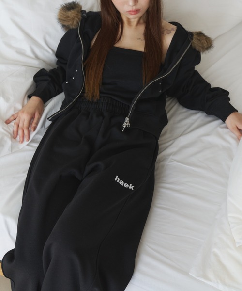 haek(ハク)の「curve sweat pants/カーブスウェットパンツ(スウェットパンツ・レディース・グレー/ブラック・MEDIUM/SMALL)」の14枚目の写真