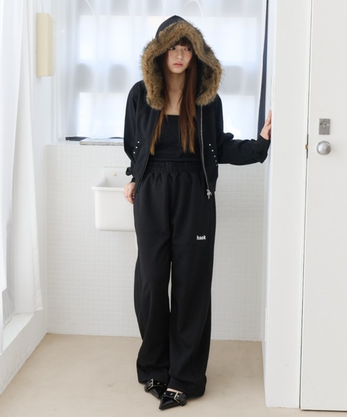 haek(ハク)の「curve sweat pants/カーブスウェットパンツ(スウェットパンツ・レディース・グレー/ブラック・MEDIUM/SMALL)」の3枚目の写真