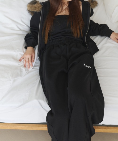 haek(ハク)の「curve sweat pants/カーブスウェットパンツ(スウェットパンツ・レディース・グレー/ブラック・MEDIUM/SMALL)」の13枚目の写真