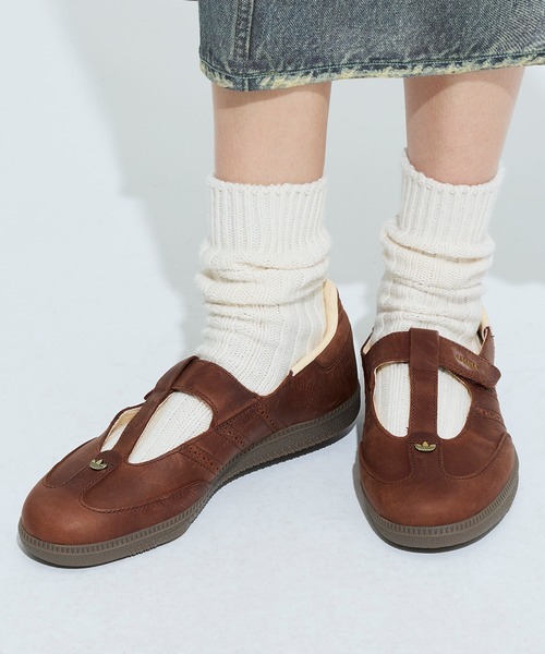 adidas（アディダス）の「サンバ ジェーン / Samba Jane シューズ / メリージェーンシューズ / アディダスオリジナルス adidas Originals（スニーカー・レディース・ブラウン・22.0cm/22.5cm/23.0cm/23.5cm/24.0cm/24.5cm/25.0cm/25.5cm/26.0cm/26.5cm/27.0cm/27.5cm/28.0cm）」の2枚目の写真