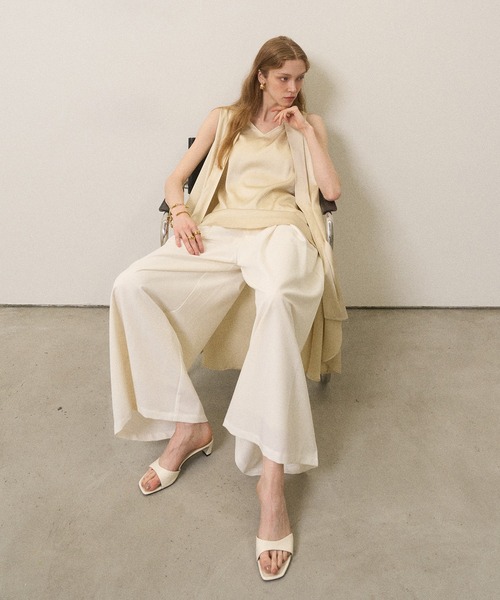 MIELI INVARIANT（ミエリインヴァリアント）の「Wide Tuck Belt Flare Slacks（スラックス・レディース・ホワイト/ブラック/レモンイエロー・SMALL/MEDIUM）」の21枚目の写真