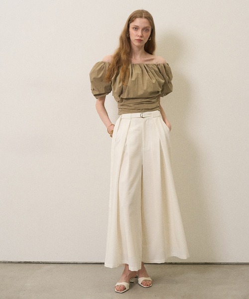 MIELI INVARIANT（ミエリインヴァリアント）の「Wide Tuck Belt Flare Slacks（スラックス・レディース・ホワイト/ブラック/レモンイエロー・SMALL/MEDIUM）」の5枚目の写真
