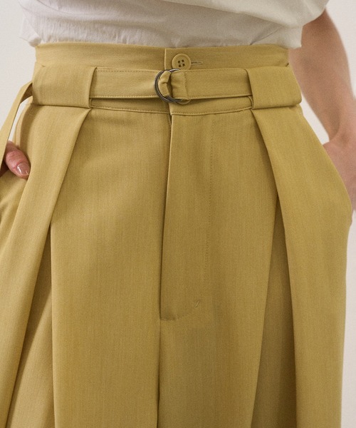 MIELI INVARIANT（ミエリインヴァリアント）の「Wide Tuck Belt Flare Slacks（スラックス・レディース・ホワイト/ブラック/レモンイエロー・SMALL/MEDIUM）」の18枚目の写真
