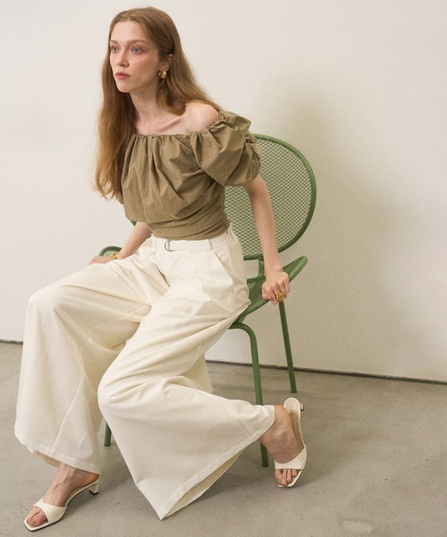 MIELI INVARIANT（ミエリインヴァリアント）の「Wide Tuck Belt Flare Slacks（スラックス・レディース・ホワイト/ブラック/レモンイエロー・SMALL/MEDIUM）」の7枚目の写真