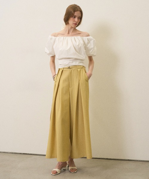 MIELI INVARIANT（ミエリインヴァリアント）の「Wide Tuck Belt Flare Slacks（スラックス・レディース・ホワイト/ブラック/レモンイエロー・SMALL/MEDIUM）」の14枚目の写真
