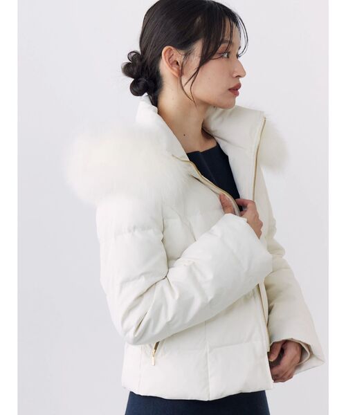 TONAL(トーナル)の「FOXファーショートダウン(ダウンジャケット/コート・レディース・オフホワイト/ネイビー/ブラック/ライトブルー・SMALL/MEDIUM)」の8枚目の写真