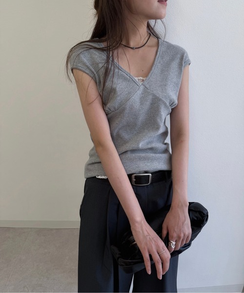 nananamoe(ナナナモエ)の「curve gather lib T / カーブギャザーリブTシャツ(Tシャツ/カットソー・レディース・チャコールグレー/アイボリー/グレー・FREE)」の15枚目の写真