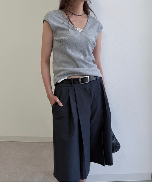 nananamoe(ナナナモエ)の「curve gather lib T / カーブギャザーリブTシャツ(Tシャツ/カットソー・レディース・チャコールグレー/アイボリー/グレー・FREE)」の16枚目の写真