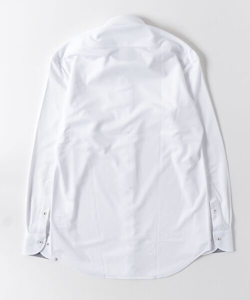 Perfect Suit FActory(パーフェクトスーツファクトリー)の「【アイシャツ累計販売枚数1100万枚突破】長袖アイシャツ 完全ノーアイロン/速乾/抗菌防臭 ブライトスクエア柄 セミワイド(ビジネスシャツ・メンズ・ホワイト・首回り45cm-裄丈86cm/首回り39cm-裄丈82cm/首回り41cm-裄丈82cm/首回り41cm-裄丈84cm/首回り43cm-裄丈86cm/首回り39cm-裄丈80cm/首回り37cm-裄丈80cm)」の3枚目の写真