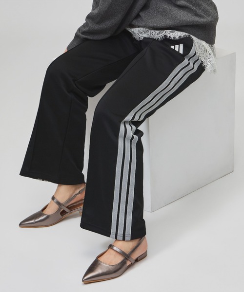 adidas（アディダス）の「アディダス adidas スタジアム ピケ ルーズフィット トラックパンツ（その他パンツ・レディース・ブラウン/トップグレー/ブラック×ホワイト・S/M/L/XL）」の2枚目の写真