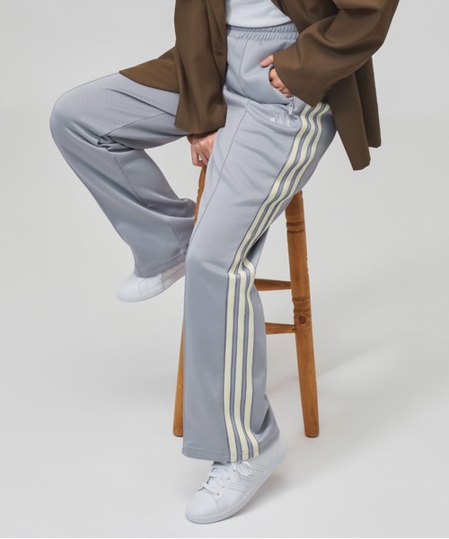 adidas（アディダス）の「アディダス adidas スタジアム ピケ ルーズフィット トラックパンツ（その他パンツ・レディース・ブラウン/トップグレー/ブラック×ホワイト・S/M/L/XL）」の3枚目の写真