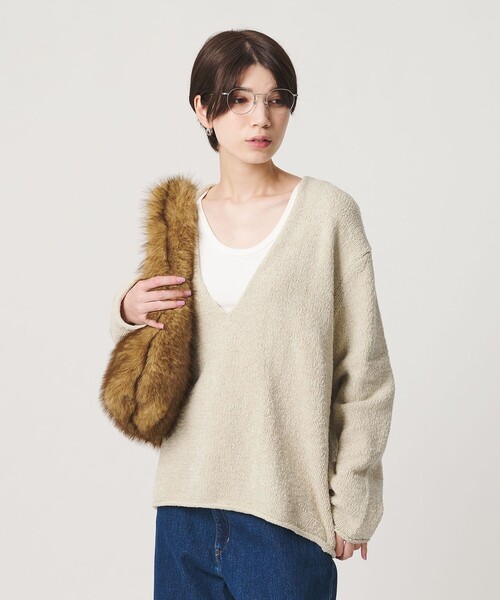 BEAUTY&YOUTH UNITED ARROWS（ビューティーアンドユースユナイテッドアローズ）の「テープヤーン ディープVネック ニット（ニット/セーター・レディース・ナチュラル/ネイビー/ダークブラウン・FREE）」の4枚目の写真