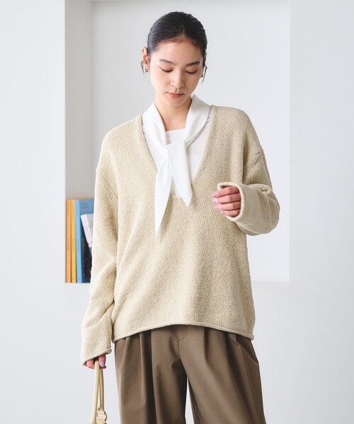 BEAUTY&YOUTH UNITED ARROWS（ビューティーアンドユースユナイテッドアローズ）の「テープヤーン ディープVネック ニット（ニット/セーター・レディース・ナチュラル/ネイビー/ダークブラウン・FREE）」の8枚目の写真