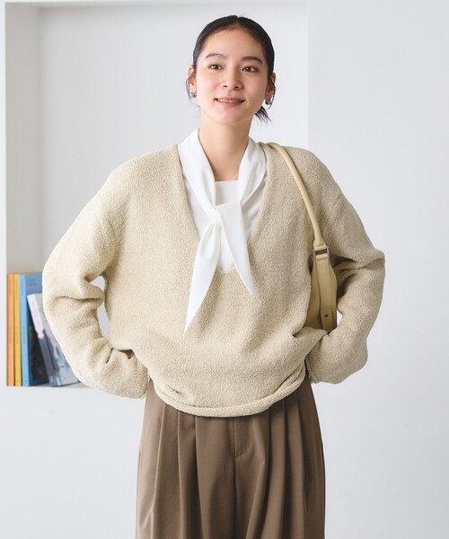 BEAUTY&YOUTH UNITED ARROWS（ビューティーアンドユースユナイテッドアローズ）の「テープヤーン ディープVネック ニット（ニット/セーター・レディース・ナチュラル/ネイビー/ダークブラウン・FREE）」の9枚目の写真