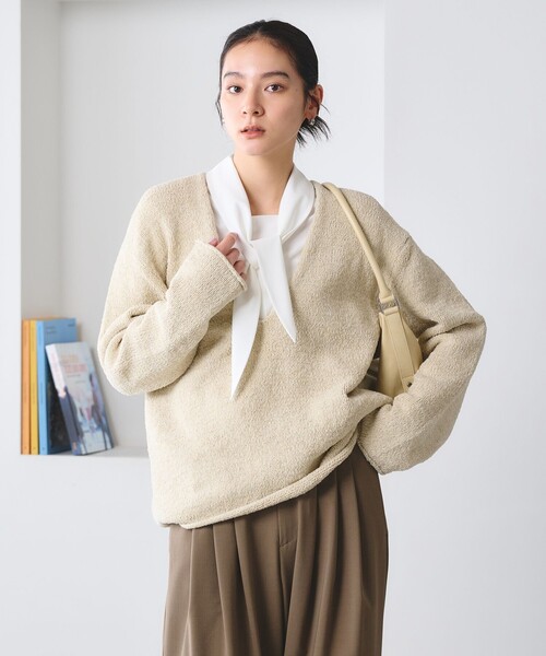 BEAUTY&YOUTH UNITED ARROWS（ビューティーアンドユースユナイテッドアローズ）の「テープヤーン ディープVネック ニット（ニット/セーター・レディース・ナチュラル/ネイビー/ダークブラウン・FREE）」の10枚目の写真