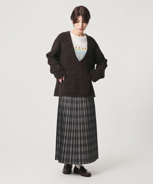 BEAUTY&YOUTH UNITED ARROWS（ビューティーアンドユースユナイテッドアローズ）の「テープヤーン ディープVネック ニット（ニット/セーター・レディース・ナチュラル/ネイビー/ダークブラウン・FREE）」の14枚目の写真