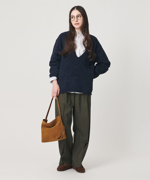 BEAUTY&YOUTH UNITED ARROWS（ビューティーアンドユースユナイテッドアローズ）の「テープヤーン ディープVネック ニット（ニット/セーター・レディース・ナチュラル/ネイビー/ダークブラウン・FREE）」の18枚目の写真