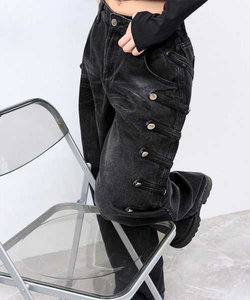 FOLLOWIN（フォロウィン）の「【 UNISEX  】ナポレオンベルトデザイン ワイドデニムパンツ（デニムパンツ・レディース・ダークブラウン/ブラック・SMALL/MEDIUM/LARGE）」の10枚目の写真