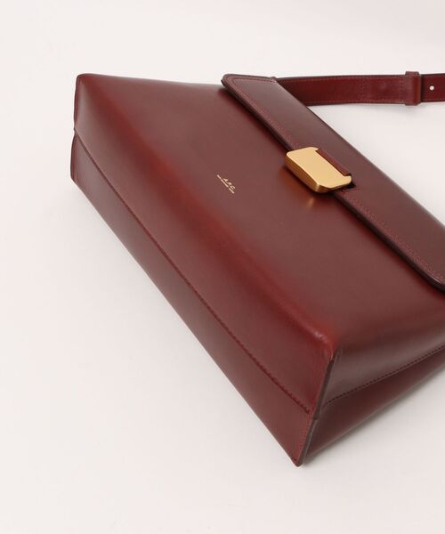 A.P.C.（アーペーセー）の「SAC SIMONE（ショルダーバッグ・レディース・ボルドー・ONESIZE）」の3枚目の写真