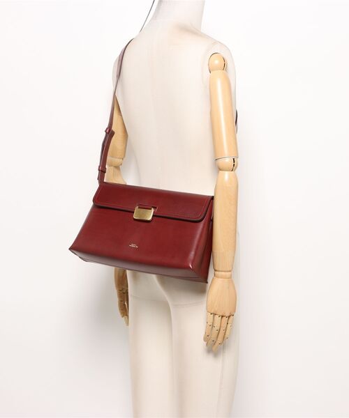 A.P.C.（アーペーセー）の「SAC SIMONE（ショルダーバッグ・レディース・ボルドー・ONESIZE）」の5枚目の写真