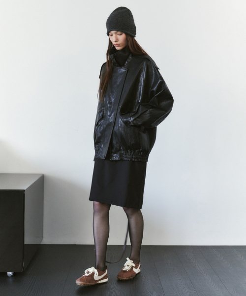 SIYAZU（シヤジュ）の「SIST9075 シンプルミディスカート_Black（スカート・レディース・ブラック・SMALL/MEDIUM）」の3枚目の写真
