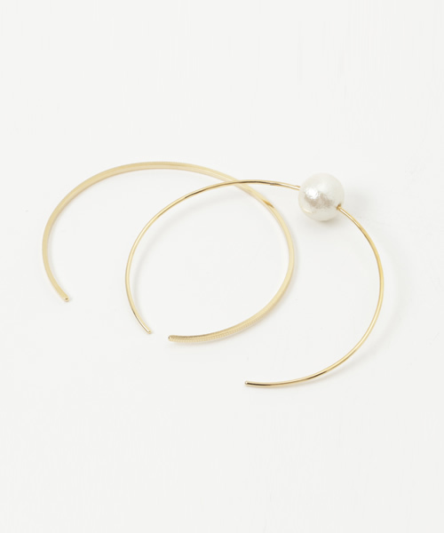 31 Sons de mode（トランテアン　ソン　ドゥ　モード）の「パールナローバングル（バングル/リストバンド・レディース・ゴールド・FREE）」の2枚目の写真