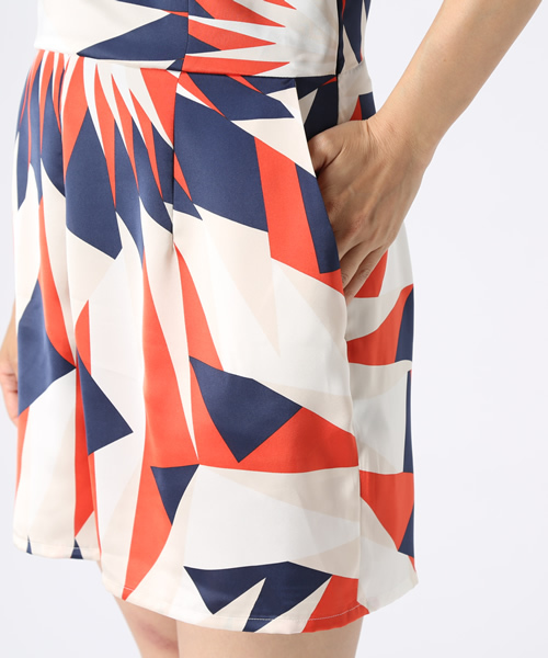 STUDIOUS（ステュディオス）の「【plumpynuts】PPN大柄ショルダーリボンロンパース（ジャンパースカート・レディース・レッド/イエロー・38）」の8枚目の写真