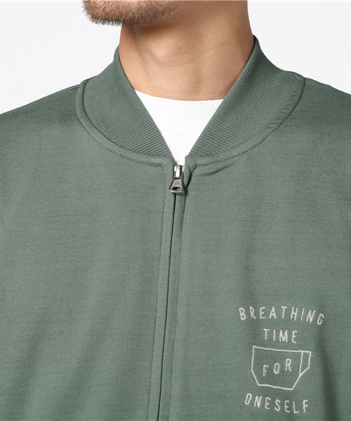 Design Tshirts Store graniph(デザイン ティーシャツ ストア グラニフ)の「スウェットバーシティジャケット/ブレシングタイム(ブルゾン・メンズ・グリーン系その他・SMALL/MEDIUM/LARGE)」の5枚目の写真