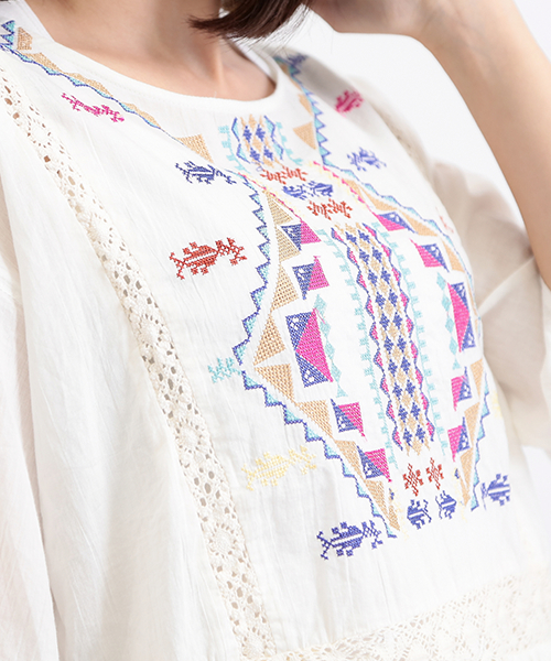 CUBE SUGAR(キューブシュガー)の「インド刺繍ブラウス(シャツ/ブラウス・レディース・ホワイト/ブラック・M)」の11枚目の写真