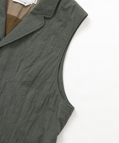 WORK NOT WORK URBAN RESEARCH（ワークノットワークアーバンリサーチ）の「WORK NOT WORK　タイプライターテーラードベスト（ベスト・メンズ・オリーブ・MEDIUM/SMALL/LARGE）」の9枚目の写真