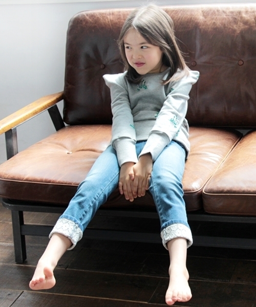 Rora（ローラ）の「ロールアップ デニム スキニーパンツ（デニムパンツ・キッズ・ワンウォッシュ・110cm/100cm/120cm/130cm/90㎝/140cm/150cm）」の3枚目の写真