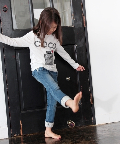 Rora（ローラ）の「ロールアップ デニム スキニーパンツ（デニムパンツ・キッズ・ワンウォッシュ・110cm/100cm/120cm/130cm/90㎝/140cm/150cm）」の7枚目の写真