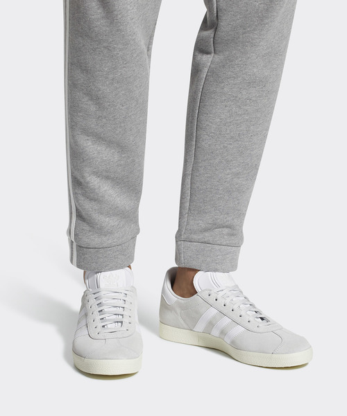 adidas（アディダス）の「オリジナルス ガゼル ［GAZELLE］（スニーカー・メンズ・マスタード/ロイヤルブルー/ホワイト系その他・22.5cm/23.0cm/23.5cm/24.0cm/24.5cm/25.0cm/25.5cm/26.0cm/26.5cm/27.0cm/27.5cm/28.0cm/28.5cm/29.0cm/22.0cm/29.5cm/30.0cm）」の11枚目の写真