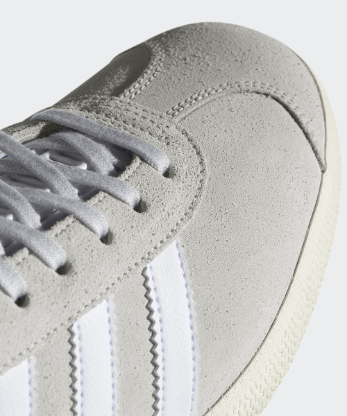 adidas（アディダス）の「オリジナルス ガゼル ［GAZELLE］（スニーカー・メンズ・マスタード/ロイヤルブルー/ホワイト系その他・22.5cm/23.0cm/23.5cm/24.0cm/24.5cm/25.0cm/25.5cm/26.0cm/26.5cm/27.0cm/27.5cm/28.0cm/28.5cm/29.0cm/22.0cm/29.5cm/30.0cm）」の14枚目の写真