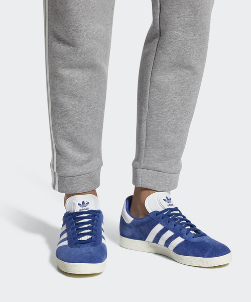 adidas（アディダス）の「オリジナルス ガゼル ［GAZELLE］（スニーカー・メンズ・マスタード/ロイヤルブルー/ホワイト系その他・22.5cm/23.0cm/23.5cm/24.0cm/24.5cm/25.0cm/25.5cm/26.0cm/26.5cm/27.0cm/27.5cm/28.0cm/28.5cm/29.0cm/22.0cm/29.5cm/30.0cm）」の16枚目の写真