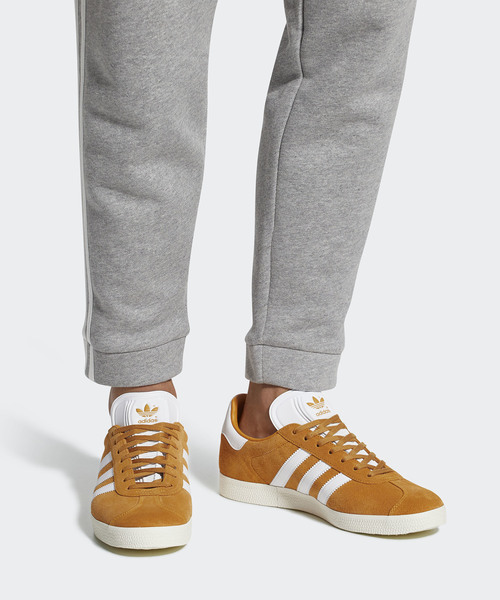 adidas（アディダス）の「オリジナルス ガゼル ［GAZELLE］（スニーカー・メンズ・マスタード/ロイヤルブルー/ホワイト系その他・22.5cm/23.0cm/23.5cm/24.0cm/24.5cm/25.0cm/25.5cm/26.0cm/26.5cm/27.0cm/27.5cm/28.0cm/28.5cm/29.0cm/22.0cm/29.5cm/30.0cm）」の17枚目の写真