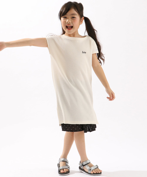 Lee(リー)の「【キッズ】Lee/リー コラボワッフルロングワンピース(Tシャツ/カットソー・キッズ・ベージュ/オフホワイト/ダークグレー・120/130/140)」の4枚目の写真