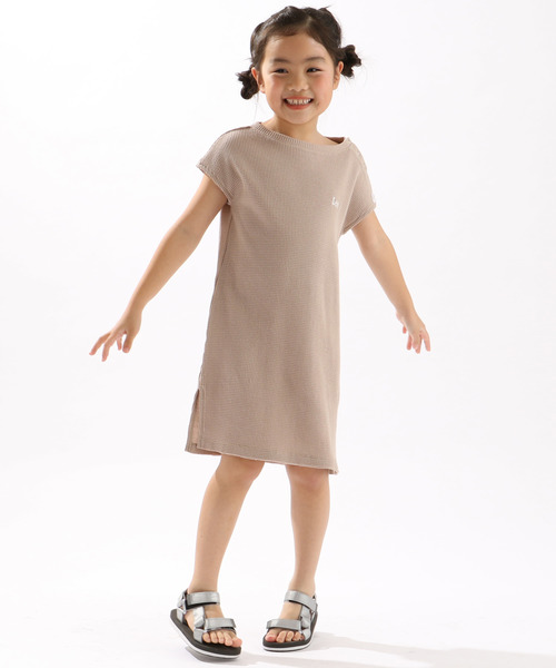 Lee(リー)の「【キッズ】Lee/リー コラボワッフルロングワンピース(Tシャツ/カットソー・キッズ・ベージュ/オフホワイト/ダークグレー・120/130/140)」の6枚目の写真