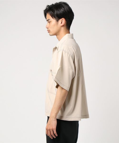 WEGO(ウィゴー)の「WEGO/配色ステッチ5分袖ビッグシルエットポプリンシャツ(シャツ/ブラウス・メンズ・ブラック/ベージュ/ネイビー・MEDIUM/LARGE)」の4枚目の写真