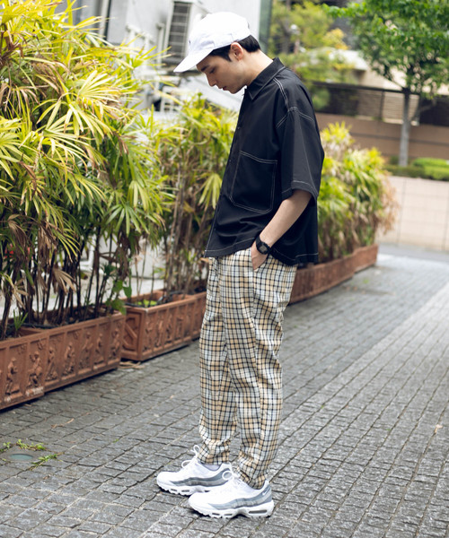 WEGO(ウィゴー)の「WEGO/配色ステッチ5分袖ビッグシルエットポプリンシャツ(シャツ/ブラウス・メンズ・ブラック/ベージュ/ネイビー・MEDIUM/LARGE)」の14枚目の写真